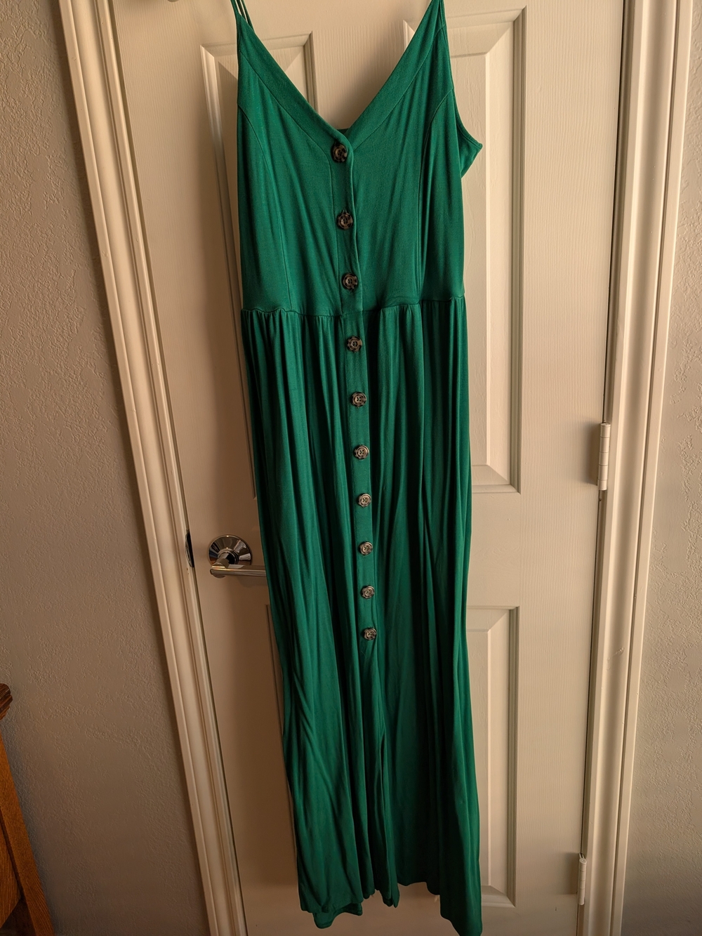 VENUS Emerald Green Button-Front Maxi Dress